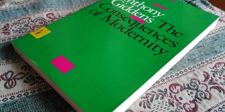 پیامدهای مدرنیته از نگاه گیدنز 1 The Consequences of Modernity Anthony Giddens slika O 63963391 پیامدهای مدرنیته از نگاه گیدنز