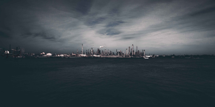 نفت، چوب جادوی رفاه نیست! 1 unsplash | Jackson Jost