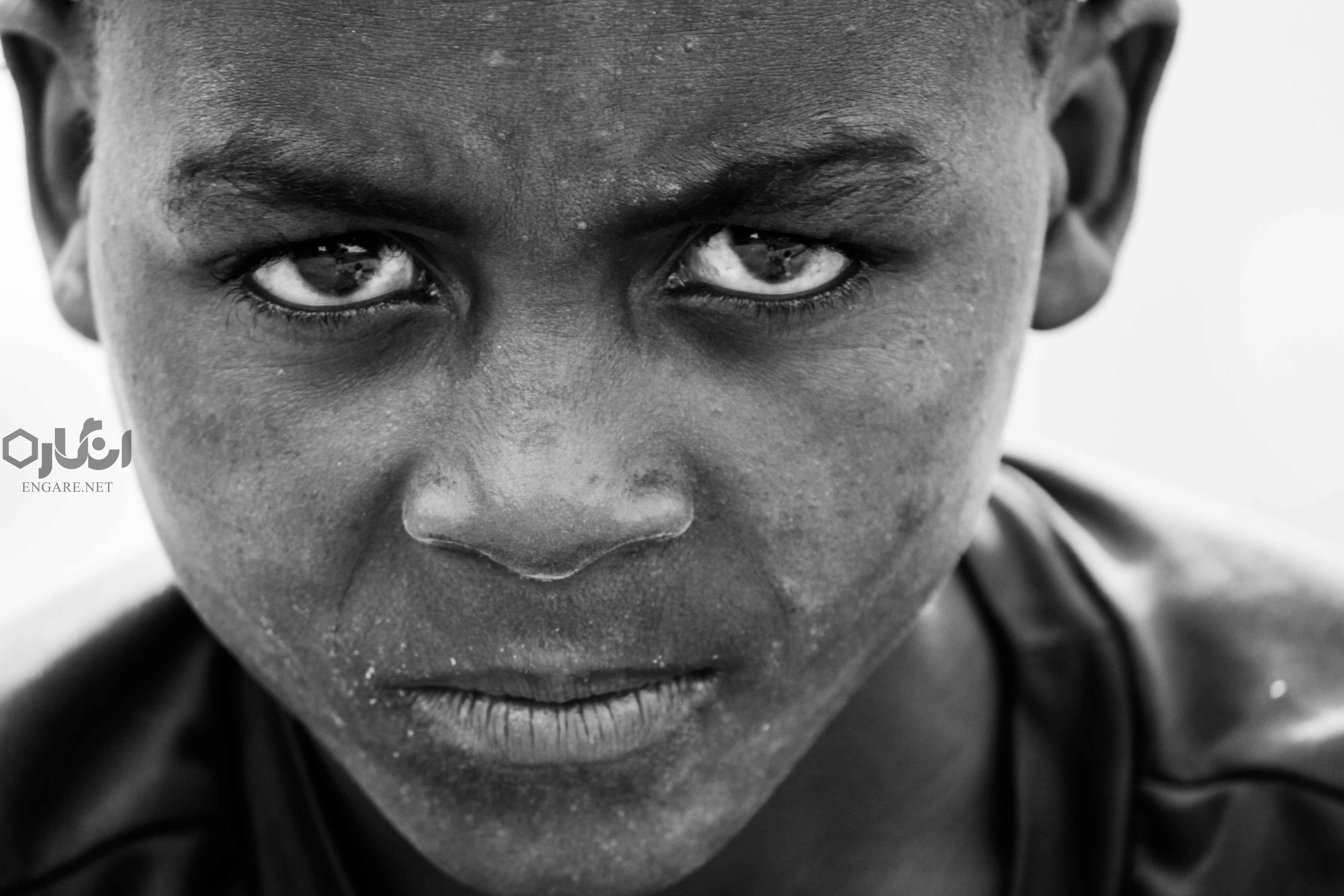 man person black and white photography boy kid 992551 pxhere.com  - «نگرانی از آینده» ایرانی ها را عصبانی کرده‌ است! - مستاجر, فقر, عصبانی‌ترین مردم جهان, عصبانیت, شادی و نشاط, راهکار رفع عصبانیت, امان‌الله قرایی‌مقدم