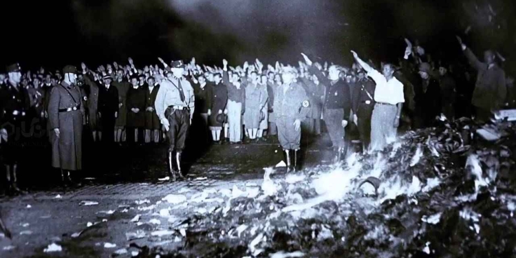 nazi burn books کتاب‌هایی که نازی‌ها سوزاندند