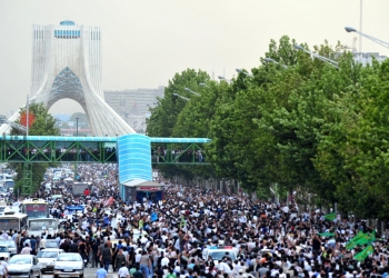 جمهوری ایرانی: فرصت یا تهدید