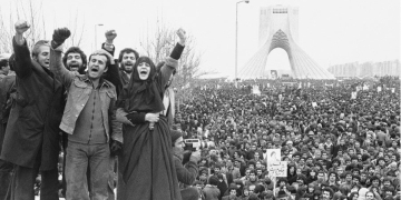 چرا باید از انقلاب 57 دفاع کرد؟ 5 انقلاب 57 ایران