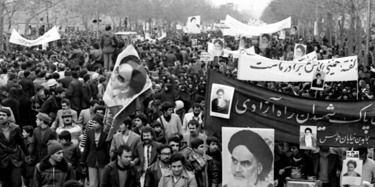 قانون اساسی، پشتیبان نگاه سوم 1 iran population قانون اساسی، پشتیبان نگاه سوم