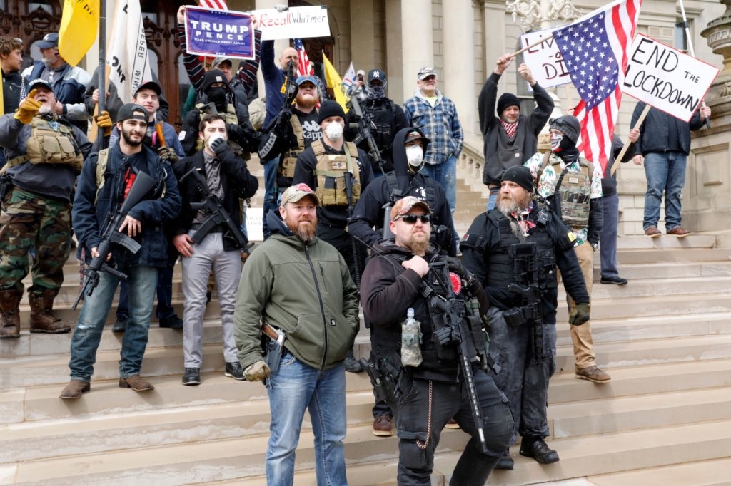 مانور هواداران مسلح ترامپ در برابر ساختمان‌های دولتی در میشیگان | ۱۵ آوریل ۲۰۲۰