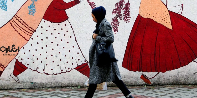 سایهی زنان بر دیوار واقعیت 1 iranian Woman 1 سایهی زنان بر دیوار واقعیت