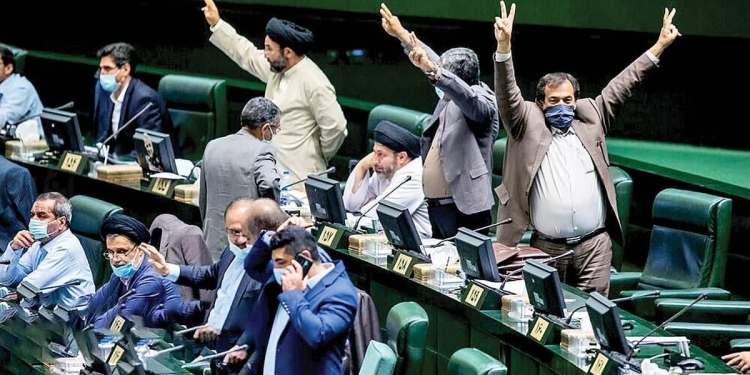 سیاستگذاران نابالغ و فقر یادگیری 1 parliment1 سیاستگذاران نابالغ و فقر یادگیری